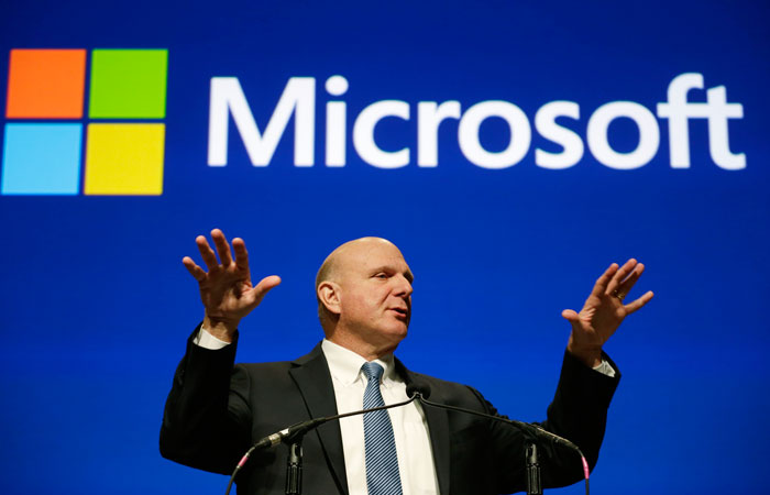 Former Microsoft CEO Steve Ballmer during the company's annual shareholders meeting in Bellevue, Wash, November 2013. An individual with knowledge of negotiations to sell the Los Angeles Clippers said Shelly Sterling has reached an agreement to sell the team to Ballmer for $2 billion. (AP Photo/Elaine Thompson, File)